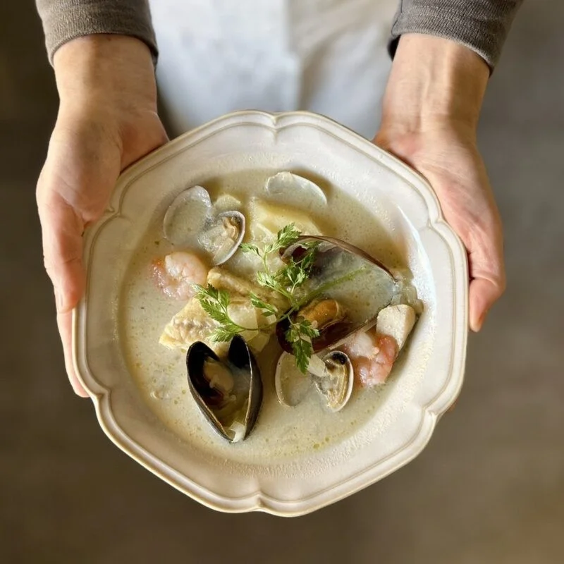 シーフードたっぷりのクリーム煮込み料理