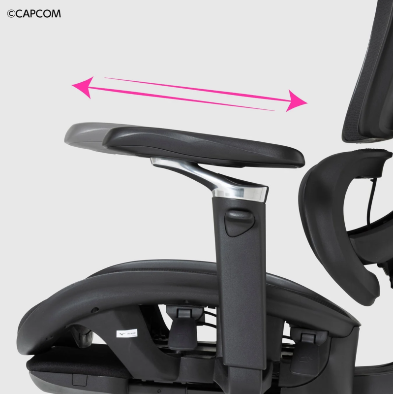 アームレスト前後位置調整