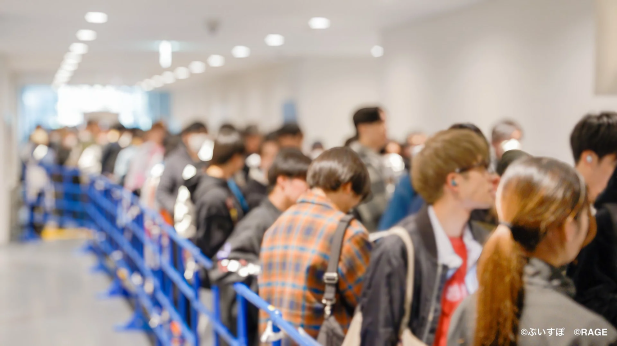 物販に並ぶ行列