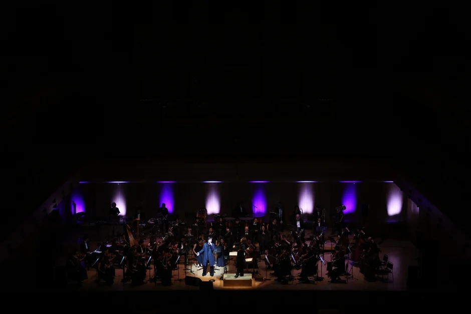 オーケストラと指揮者