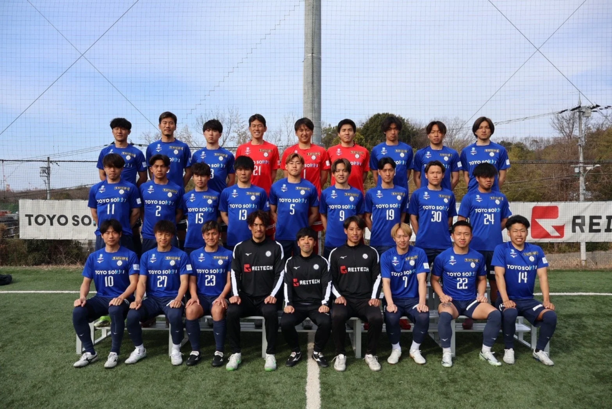 サッカーチームの集合写真