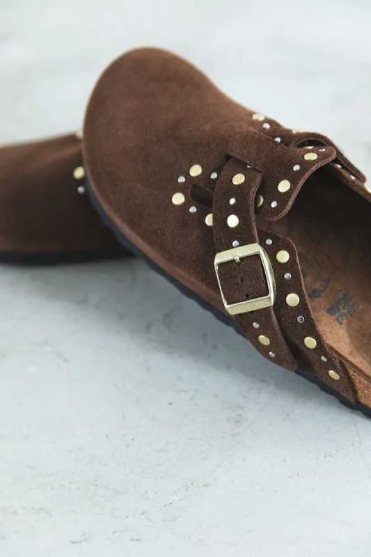 BIRKENSTOCK Boston Rivet Brown