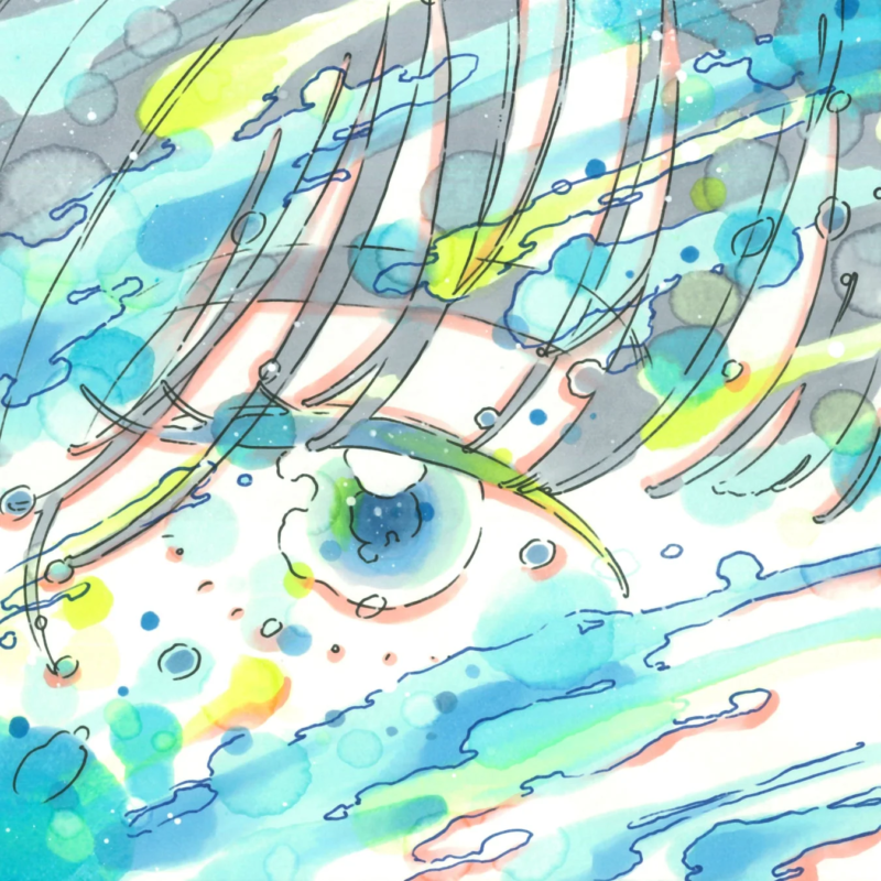 水彩画のような鮮やかな色彩で描かれた、髪で一部が隠れた瞳のイラスト。青、緑、黄色の絵の具が飛び散るようなタッチで、幻想的でどこか物憂げな雰囲気を醸し出しています。