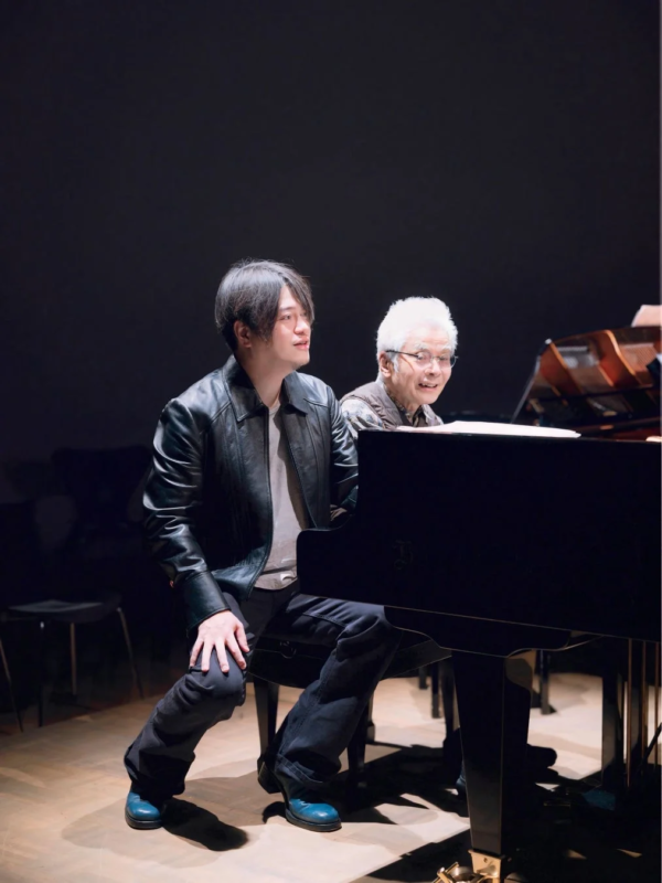 高橋悠治と渋谷慶一郎の連弾